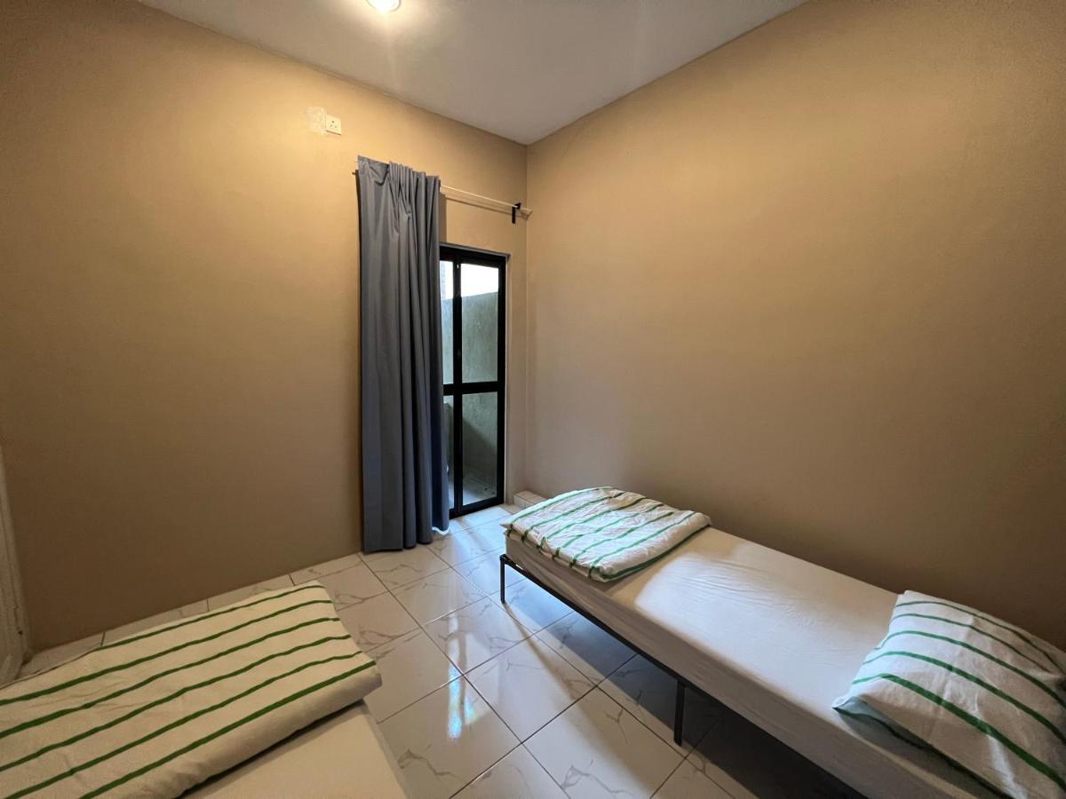 Theatbas Homestay 17 In Seri Iskandar Perak 3 Bedroom Bota Extérieur photo