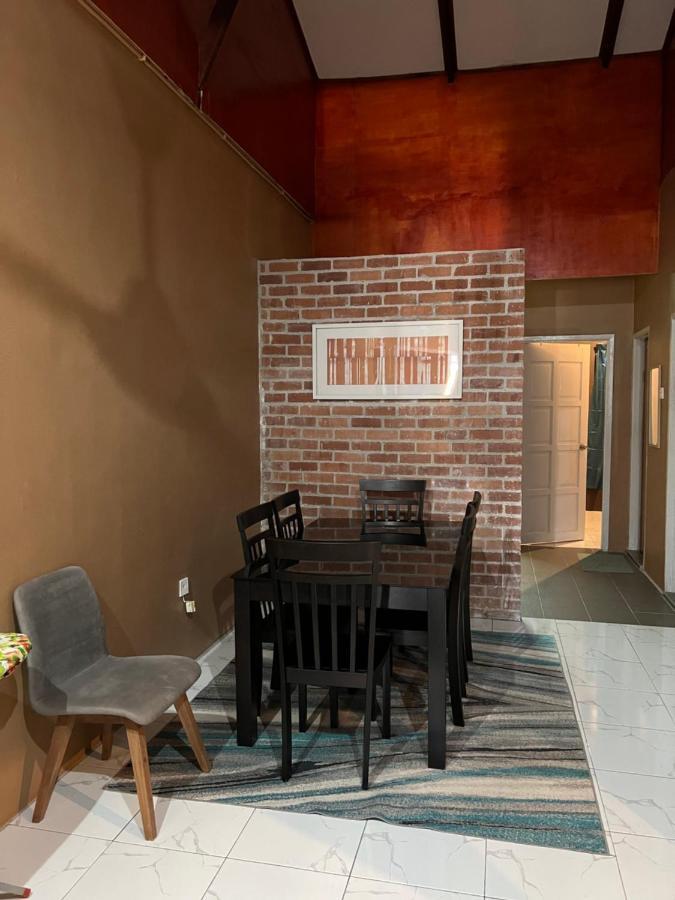 Theatbas Homestay 17 In Seri Iskandar Perak 3 Bedroom Bota Extérieur photo
