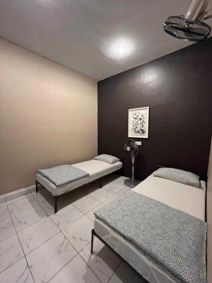 Theatbas Homestay 17 In Seri Iskandar Perak 3 Bedroom Bota Extérieur photo